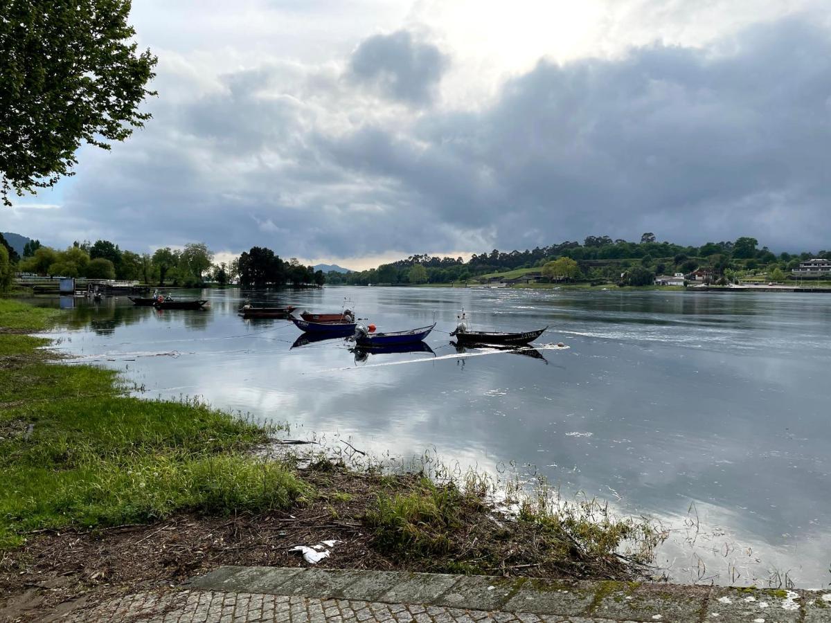 הוילה וילה נובה דה סרביירה River House In Vila Nova Cerveira מראה חיצוני תמונה